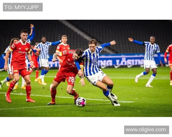 海牙主场迎战费耶诺德荷甲激战一触即发球迷期待精彩对决